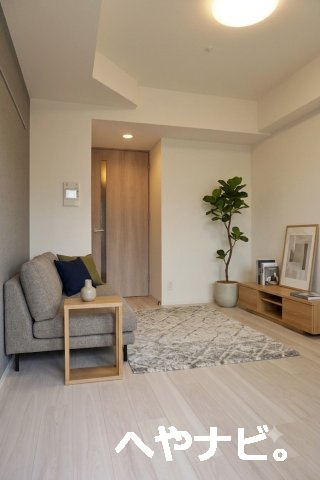 居室・リビング　※現況優先、家具等はAI加工によるイメージ画像です。