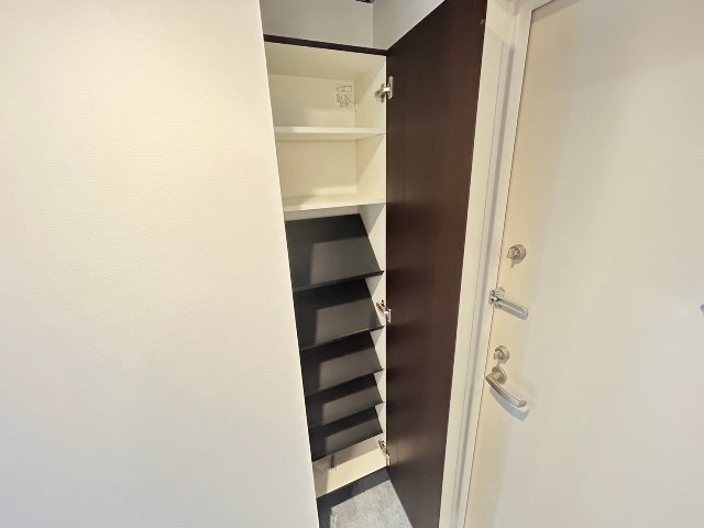 玄関　※掲載している写真は別部屋のものです。参考にして下さい。