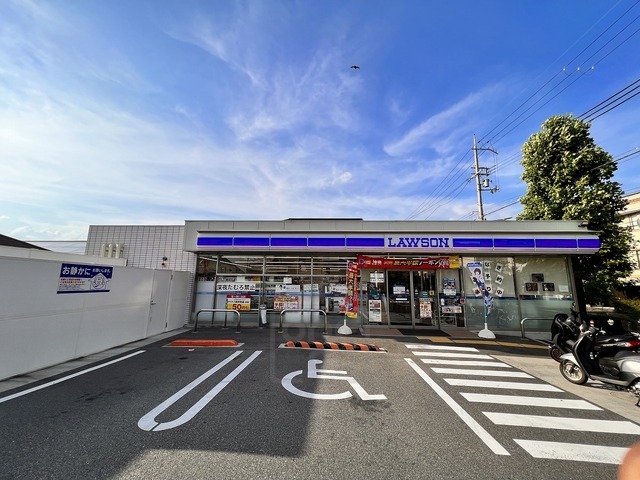 コンビニ　ローソン　沢良宜西一丁目店（コンビニ）まで692m