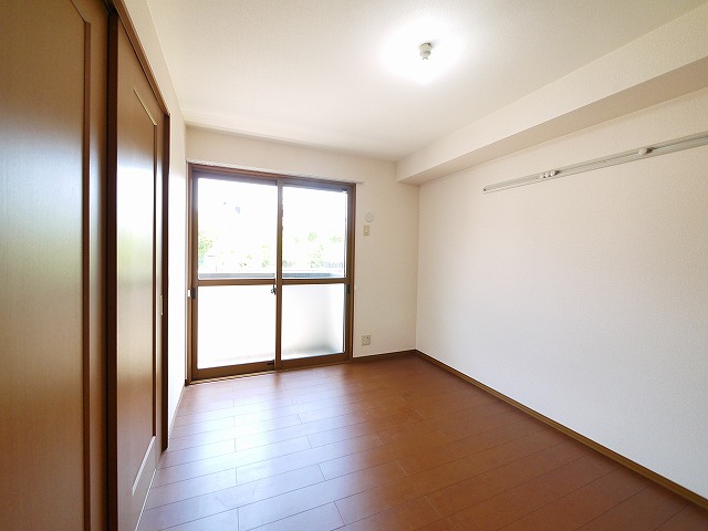 その他部屋・スペース　落ち着いて過ごせるお部屋なので、寝室にいかがでしょうか