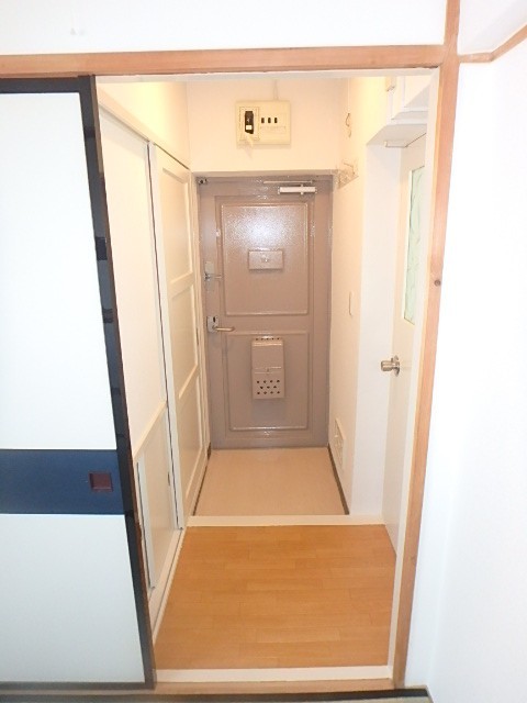 URあけぼのの玄関写真