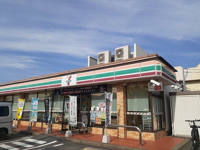 コンビニ　セブンイレブン（コンビニ）まで850m