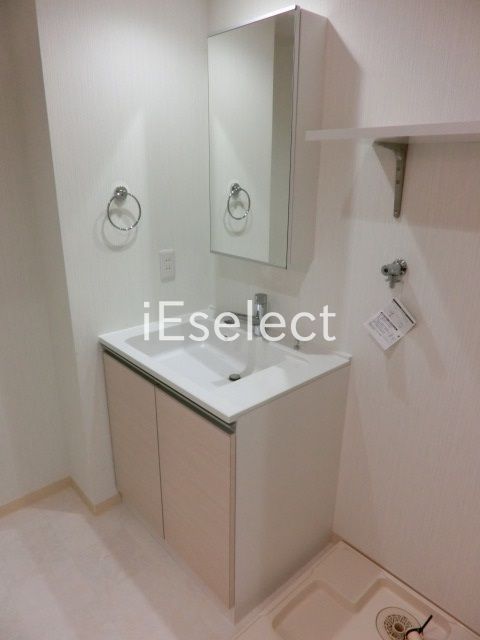 洗面設備　きれいな洗面台です