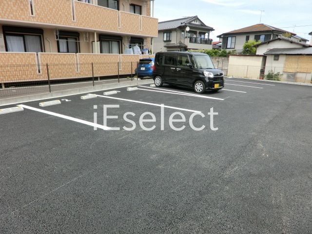 駐車場　敷地内に駐車場がございます