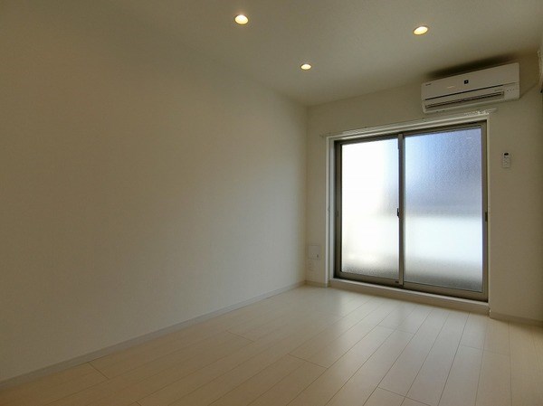 その他部屋・スペース　エアコン付で一年中快適にお住み頂けます。