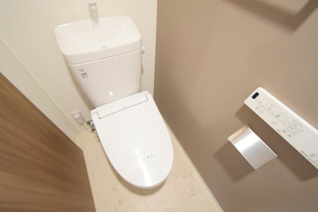 トイレ　別部屋参考写真、現況優先になります。