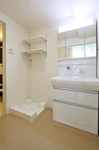 洗面設備　毎朝の支度はこちらでばっちり