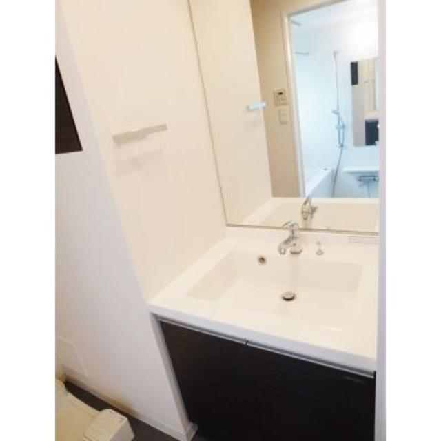 洗面設備　※写真は同タイプ住戸です。