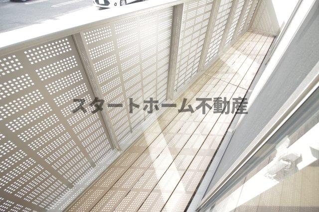 バルコニー　外からの目が気にならないバルコニーで洗濯物が干せます