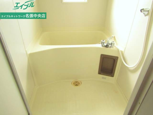 バス・シャワールーム　同物件・別室の写真です。