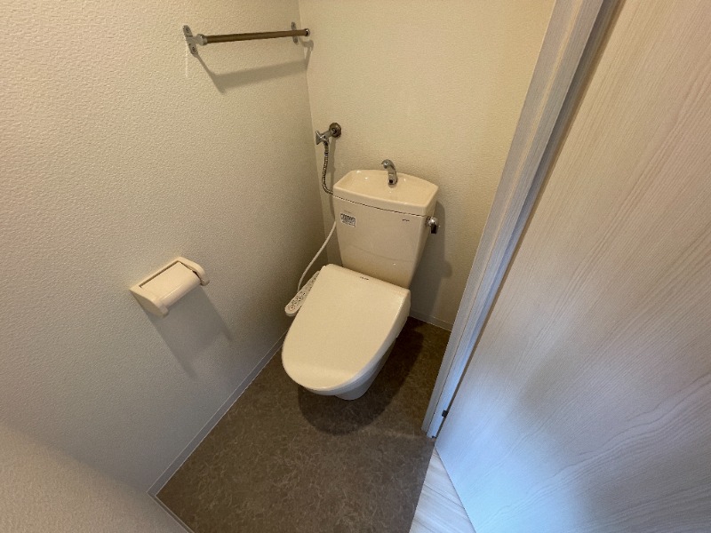 トイレ　トイレです。ウォシュレット付を探している方、おすすめです！