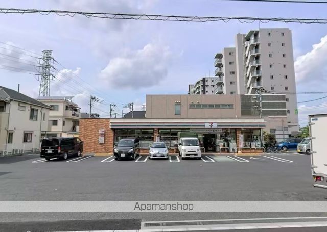 コンビニ　セブンイレブン足立六町1丁目店（コンビニ）まで422m