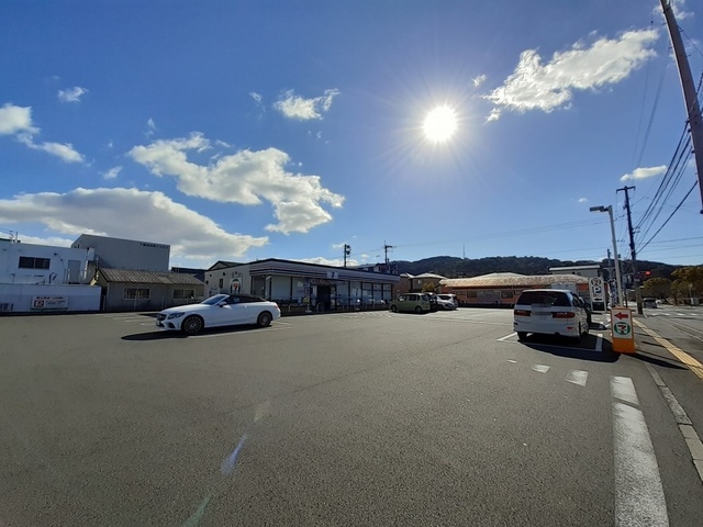コンビニ　セブンイレブン高知葛島４丁目店（コンビニ）まで290m