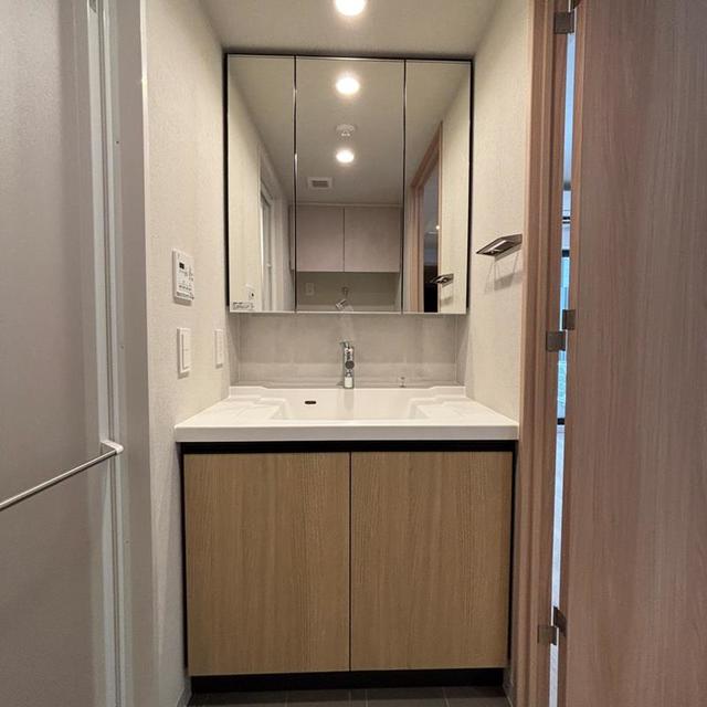 洗面設備　※写真は同タイプ住戸です。