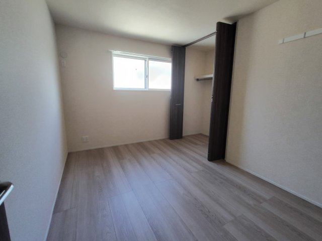 その他部屋・スペース　6.1帖の洋室です