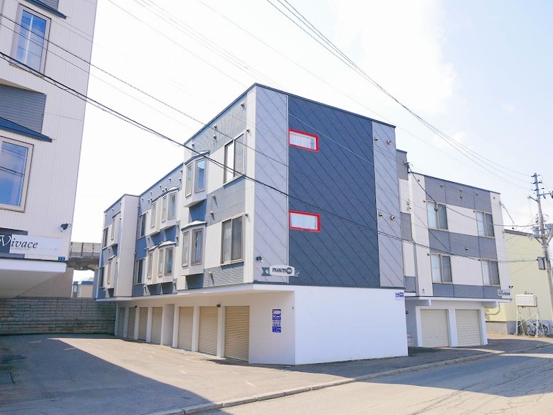 建物外観　閑静な住宅地に建つお部屋です♪