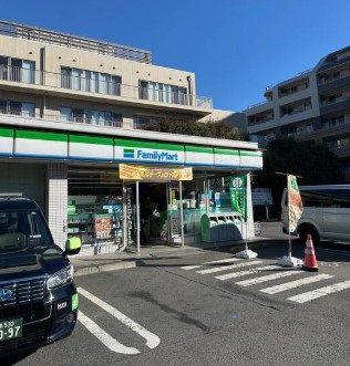 コンビニ　ファミリーマート練馬豊中通り店（コンビニ）まで188m