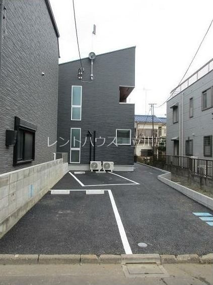 駐車場　同建物参考写真