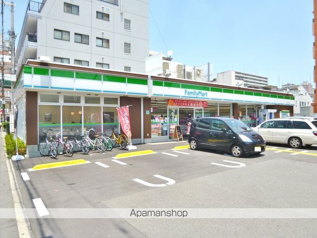 コンビニ　ファミリーマート（コンビニ）まで69m