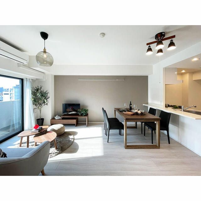 居室・リビング　使いやすい居間です 家具はついておりません。