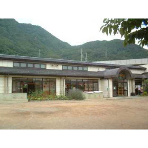 幼稚園・保育園　上田市塩尻保育園（幼稚園・保育園）まで596m