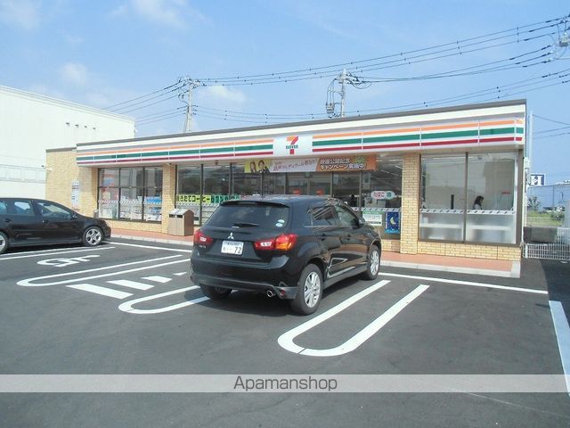 コンビニ　セブンイレブン（コンビニ）まで730m