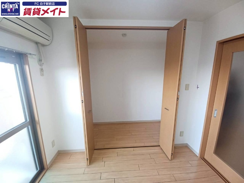 収納　同型参考写真