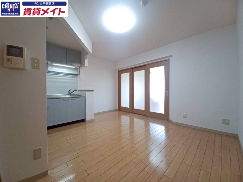 居室・リビング　同型参考写真