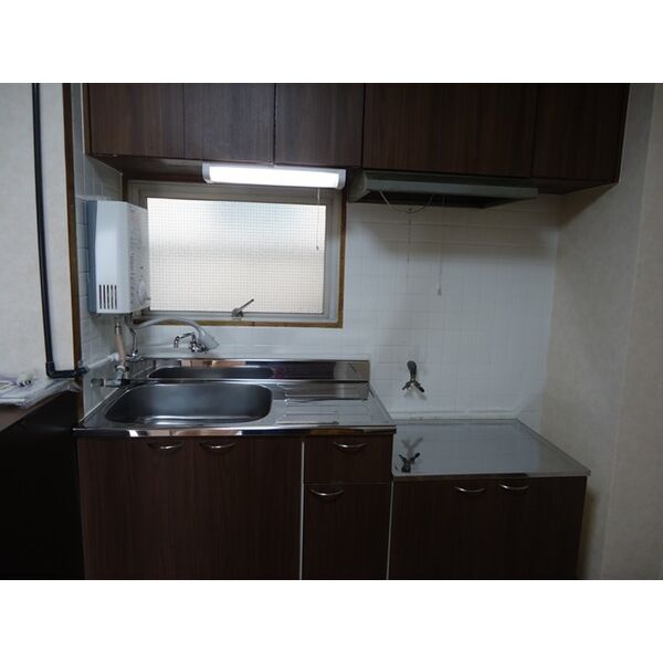 キッチン　※写真は同じマンションの違う部屋のものになります。