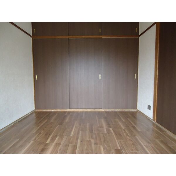 収納　※写真は同じマンションの違う部屋のものになります。
