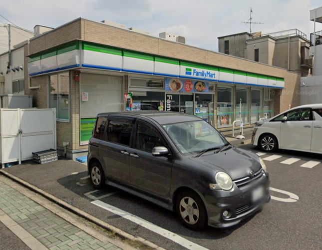 コンビニ　ファミリーマート 徳川町店（コンビニ）まで106m