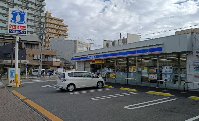 コンビニ　ローソン 東区徳川二丁目店（コンビニ）まで222m