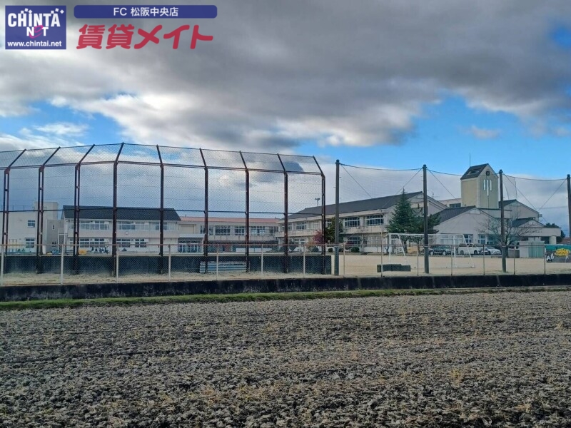 小学校　松阪市立天白小学校（小学校）まで600m