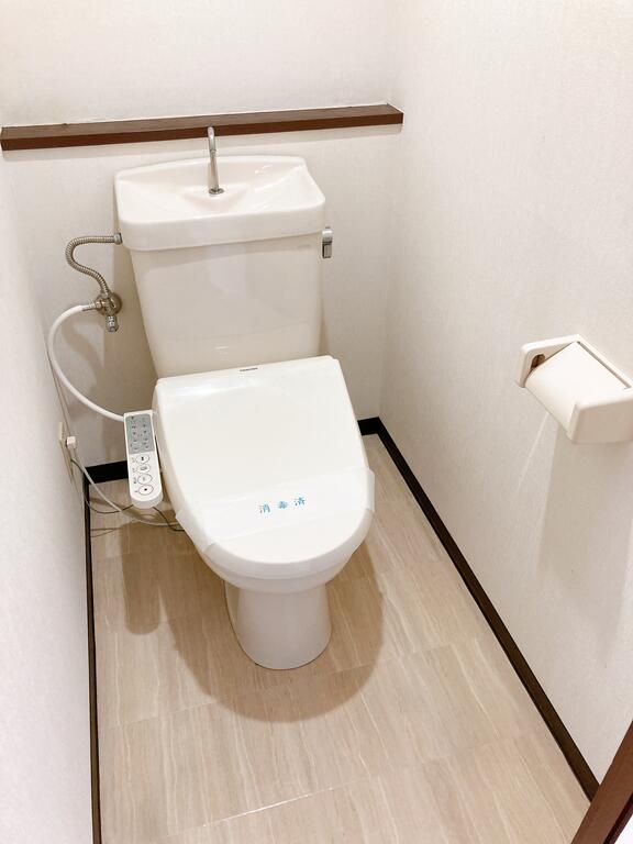 トイレ　温水洗浄便座は残置物