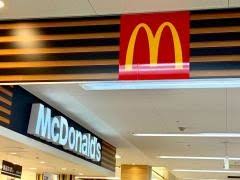 飲食店　マクドナルド墨田文花オリンピック店（飲食店）まで688m