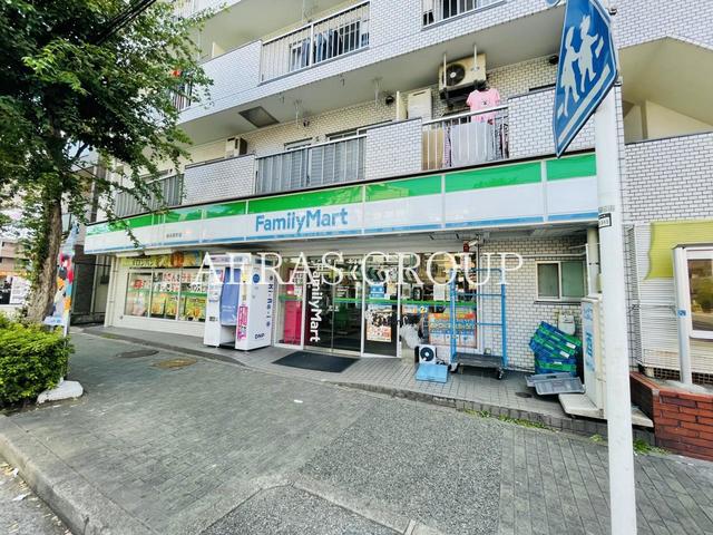コンビニ　ファミリーマート 横浜宿町店（コンビニ）まで229m