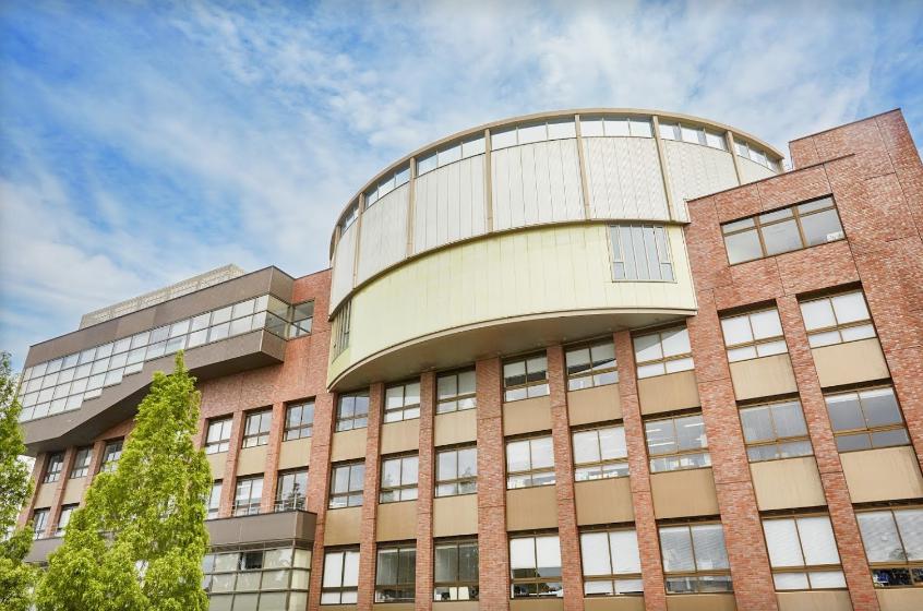 図書館　目白大学新宿図書館（図書館）まで308m