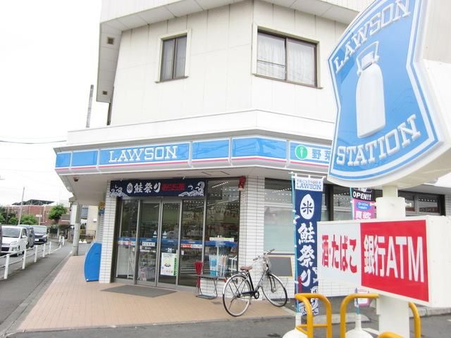 コンビニ　ローソン武蔵村山大南一丁目店（コンビニ）まで370m