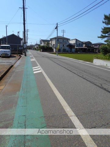 その他　前面道路（その他）まで0m