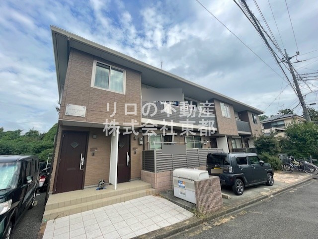 建物外観　周辺は閑静な住宅街ですので落ち着いた住環境です！