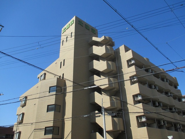 建物外観　シックなタイル張りの外観です