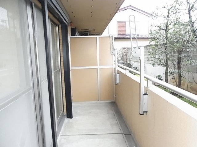バルコニー　広々したバルコニー