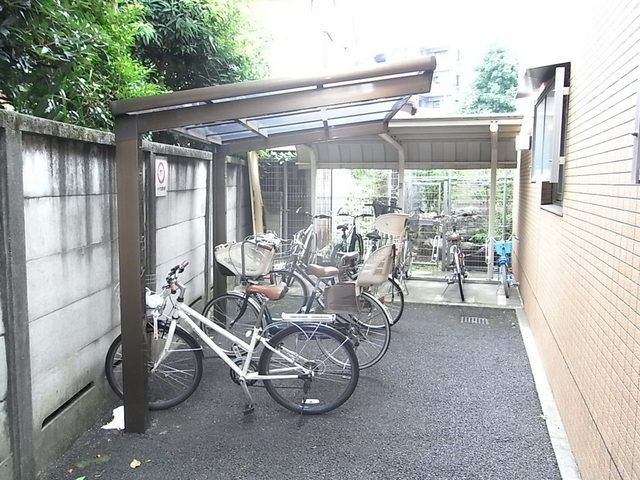 その他共有部分　敷地内屋根付き駐輪場
