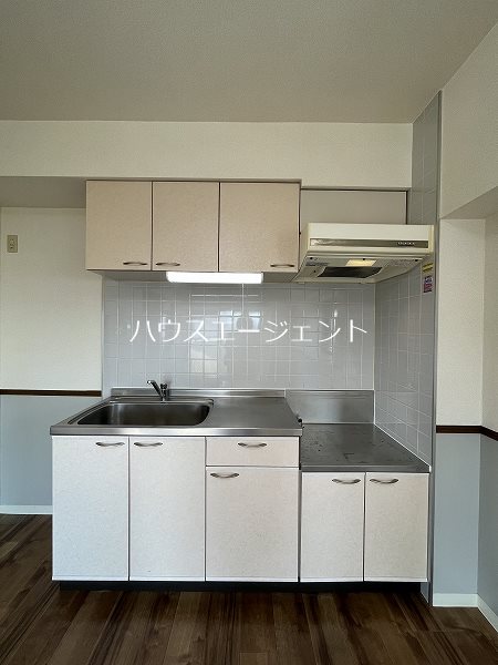 キッチン　2口ガスコンロ設置可能です。