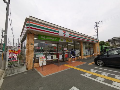 コンビニ　セブンイレブン 堺出雲大社前店（コンビニ）まで196m