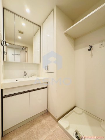 洗面設備　同マンション別部屋　参考写真