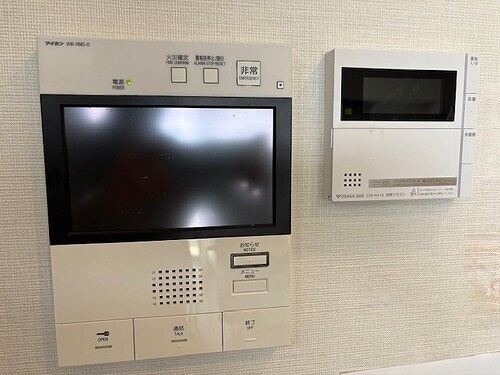 セキュリティ　※同建物の別のお部屋の写真です。