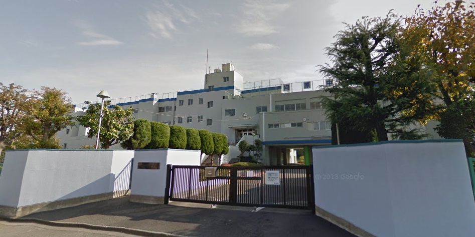 中学校　入間市立向原中学校（中学校）まで481m