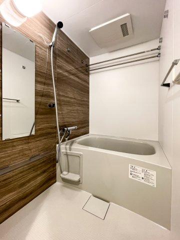 バス・シャワールーム　コンパクトで使いやすいお風呂です