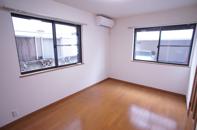 居室・リビング　同じ階の別のお部屋です